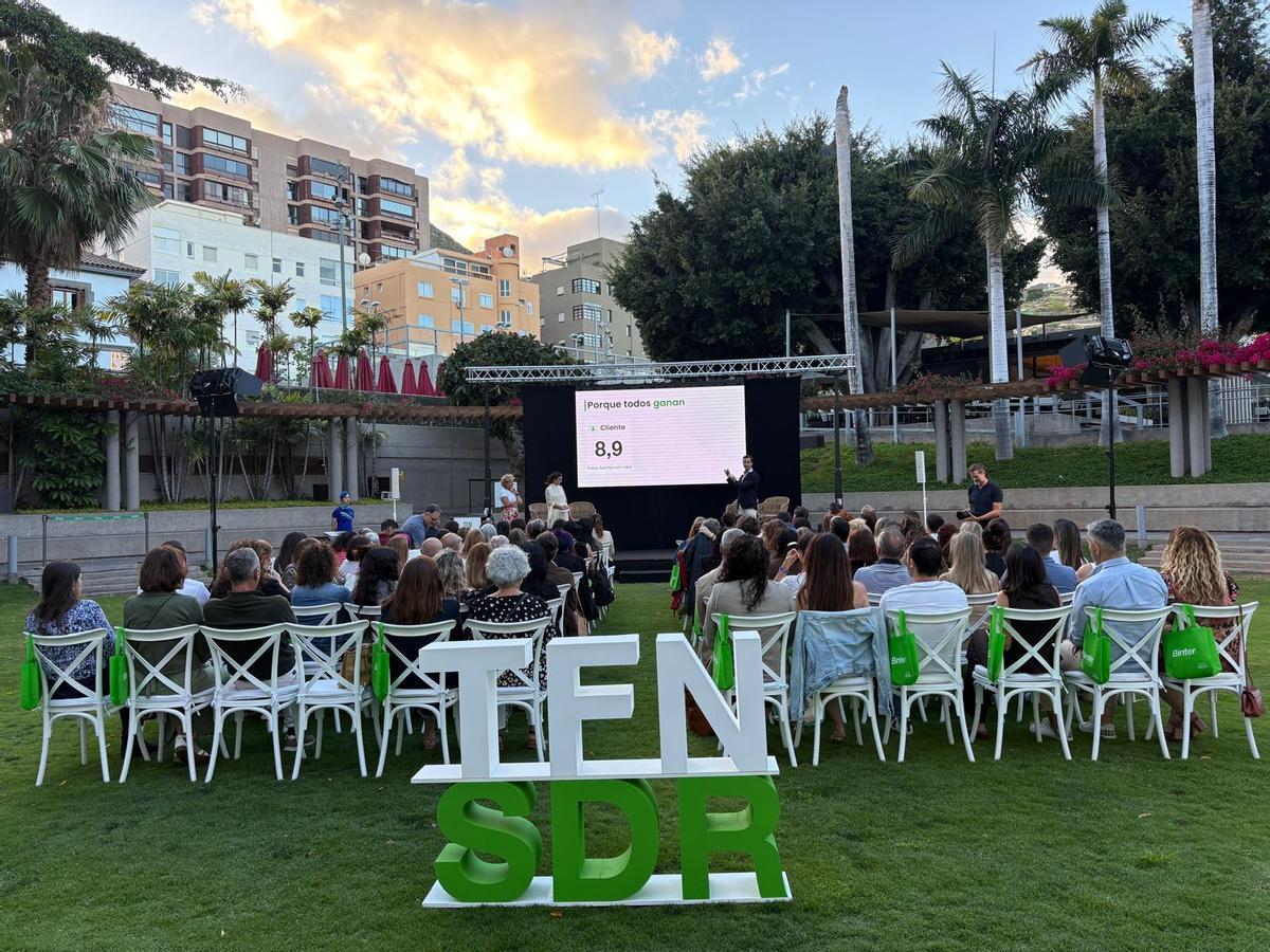 Binter and Cantur Unite in Tenerife to Bring Together a Hundred Travel Agents to Enhance Direct Connection with Cantabria Binter and Cantur Unite in Tenerife to Bring Together a Hundred Travel Agents to Enhance Direct Connection with Cantabria