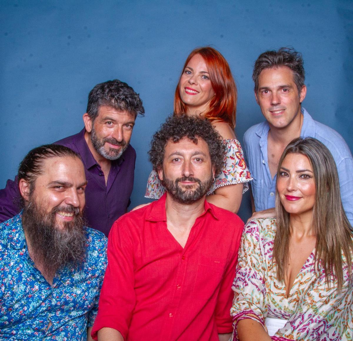 Foto de familia de los responsables de la sala