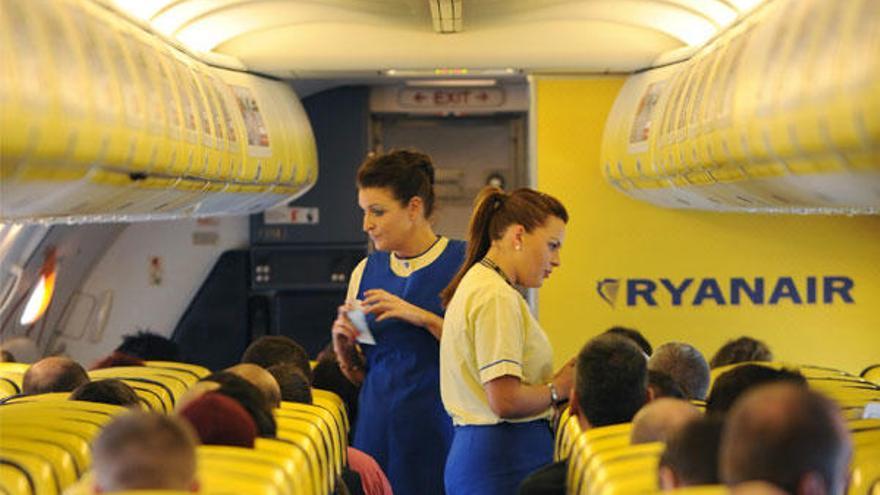 Ryanair busca tripulantes de cabina en Murcia