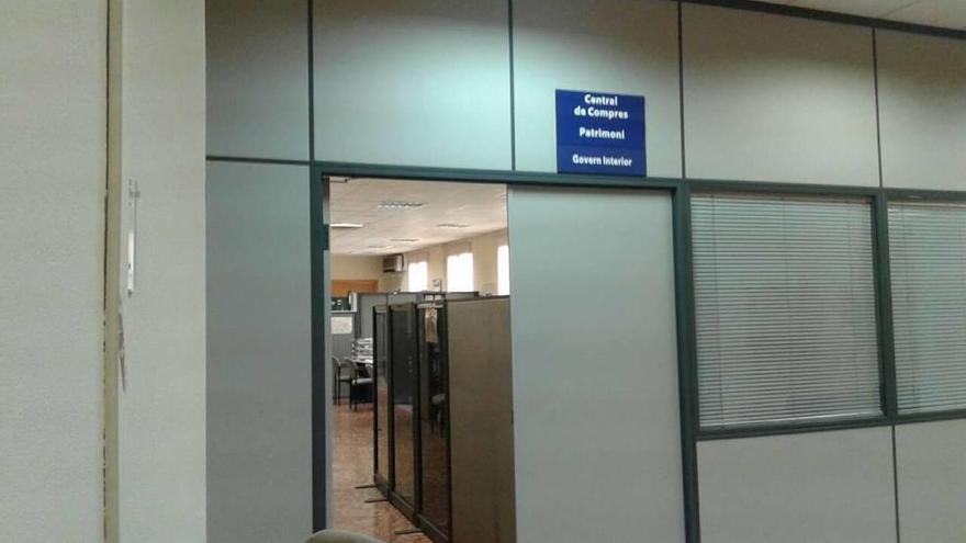 Imagen de las dependencias del departamento de Contratación de Cort poco después de haberse realizado las detenciones.