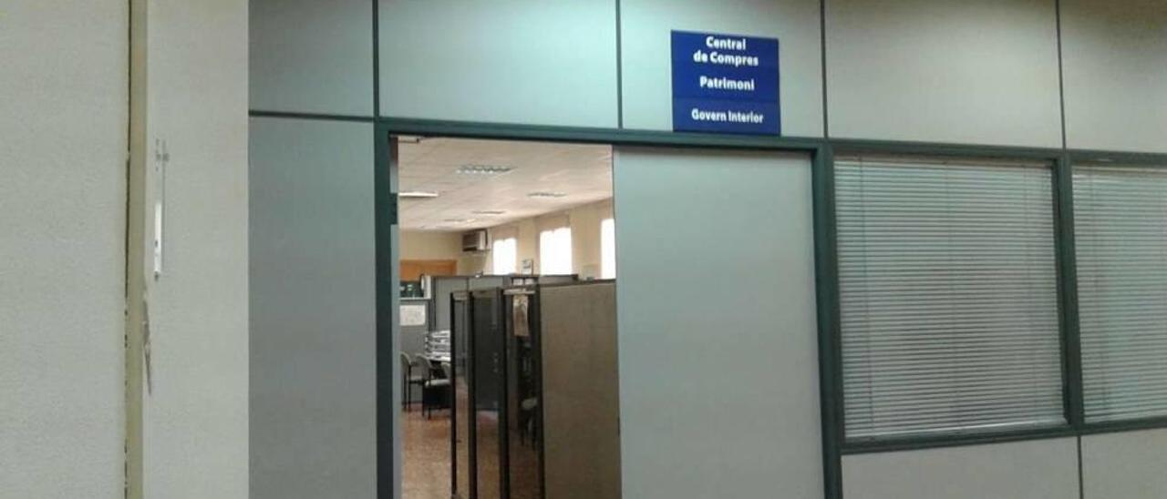 Imagen de las dependencias del departamento de Contratación de Cort poco después de haberse realizado las detenciones.