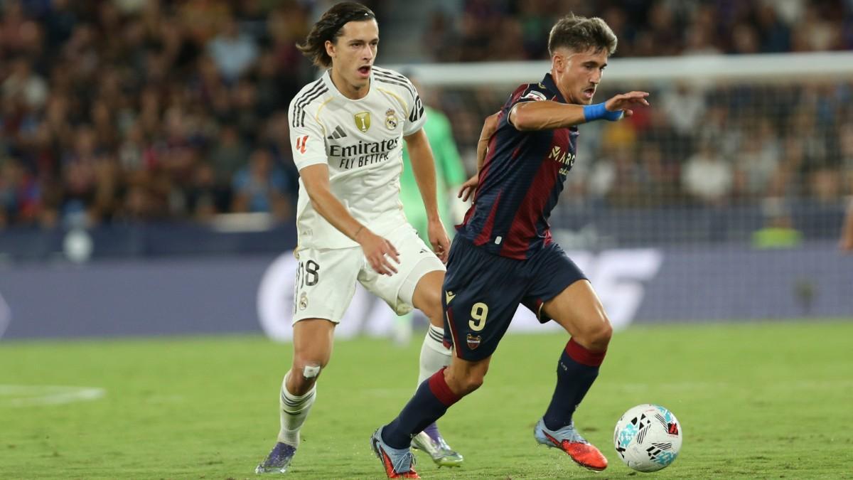 Carreras jugó de central