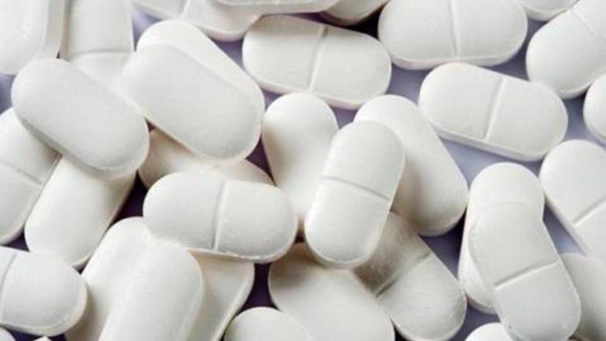 Tengo la variante Ómicron de la Covid-19, ¿es mejor el Ibuprofeno o el Paracetamol?