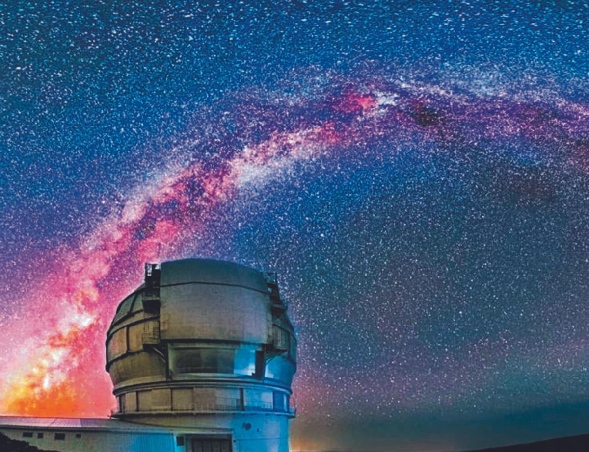 El Observatorio del Roque de los Muchachos, del Instituto Astrofísico de Canarias (IAC), bajo el cielo estrellado. | | EFE