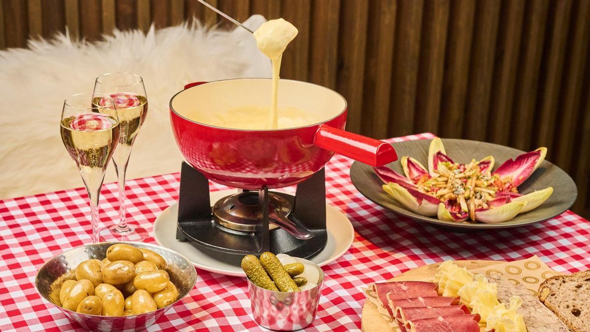Platos de la Mood Swiss Fondue Experience del Hotel The One Barcelona.