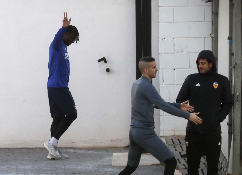 Batshuayi se fue del entrenamiento haciendo este gesto