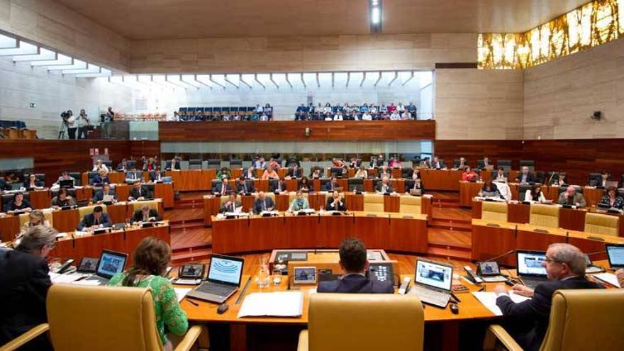 Aprobada por unanimidad Ley Gobierno Abierto de Extremadura en un tenso debate