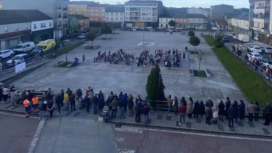 Carrera solidaria y recogida de juguetes del colegio de Teixeiro