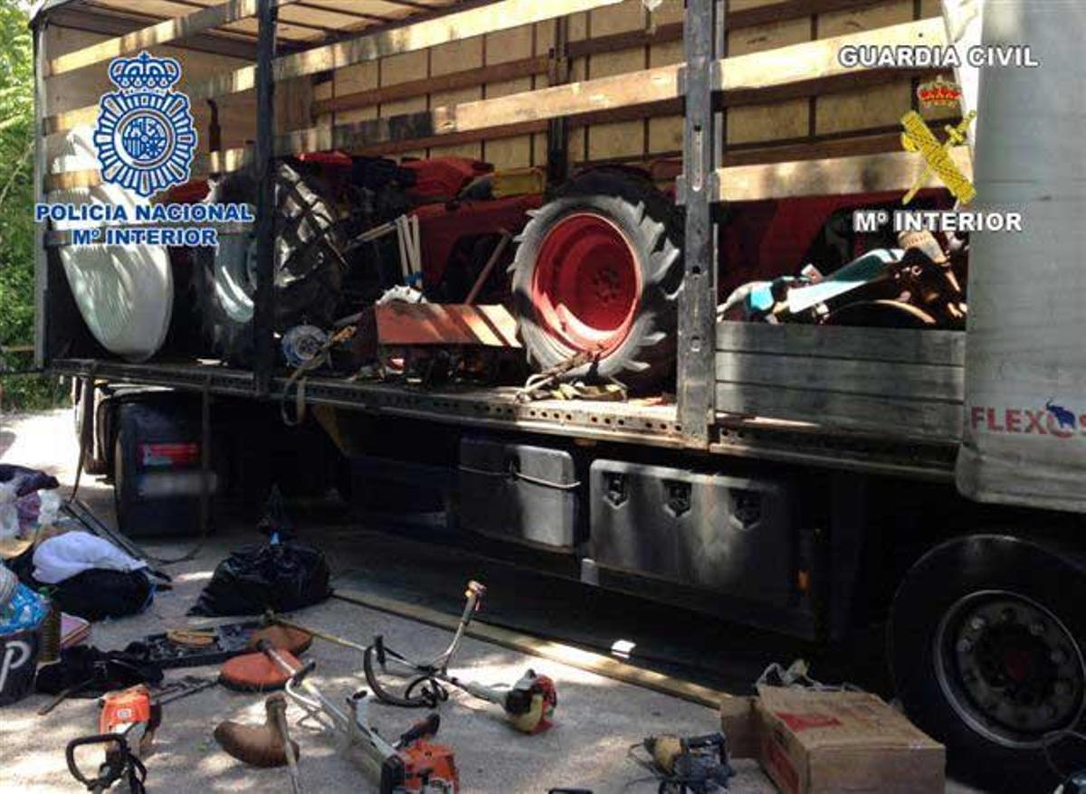 Cae una banda dedicada al robo con fuerza en casas de campo