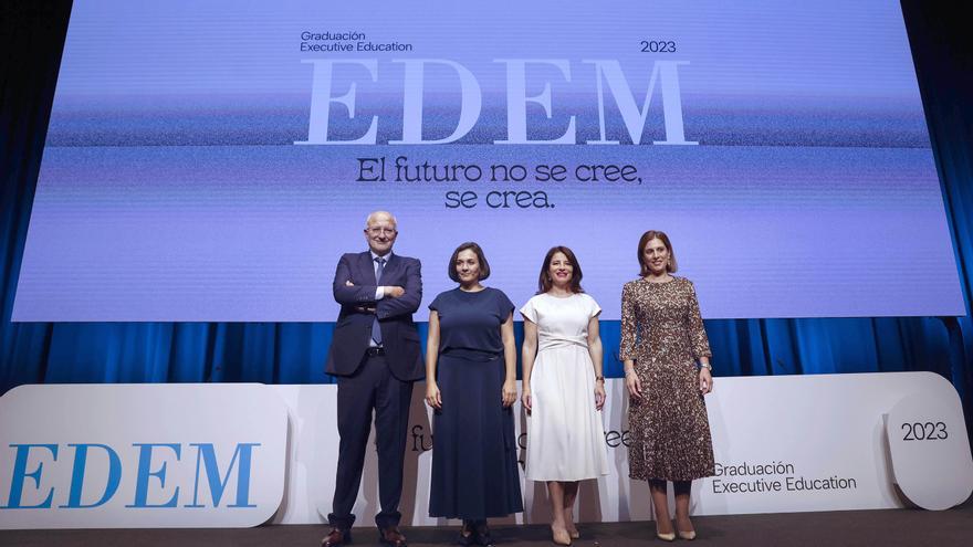 El presidente de honor de EDEM, Juan Roig, en la graduación de programas 15x15, Advanced Management Program (AMP), Executive MBA y EMBA con especialización de EDEM