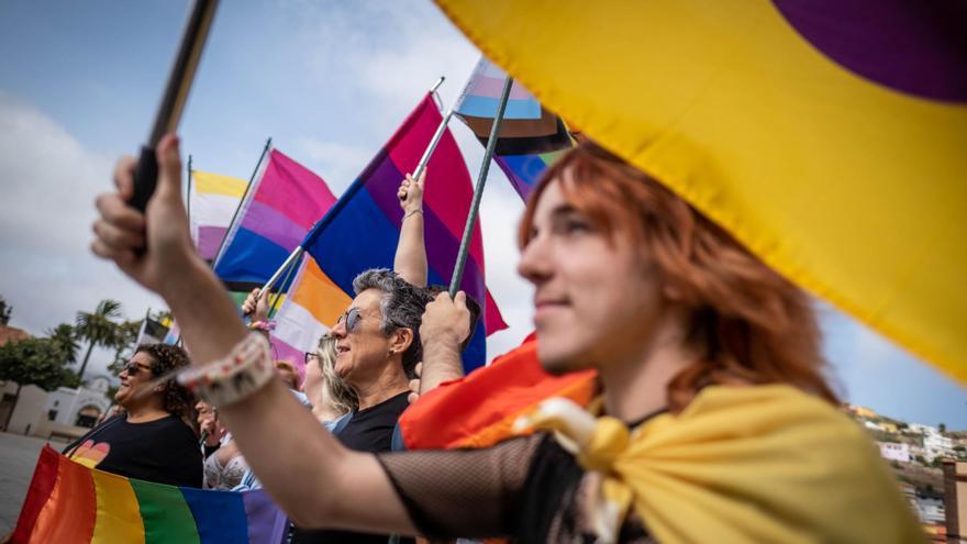 Arranca en Canarias el Servicio 028 Arcoíris, la línea contra la Lgtbifobia