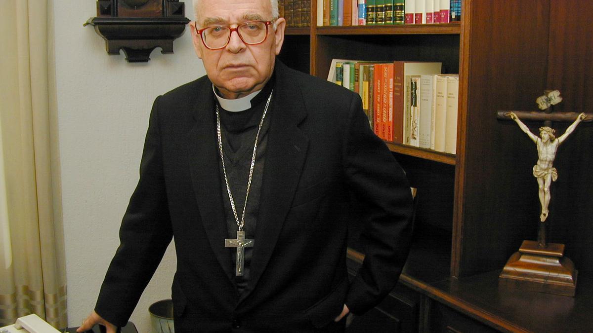 Monseñor Antonio Montero.