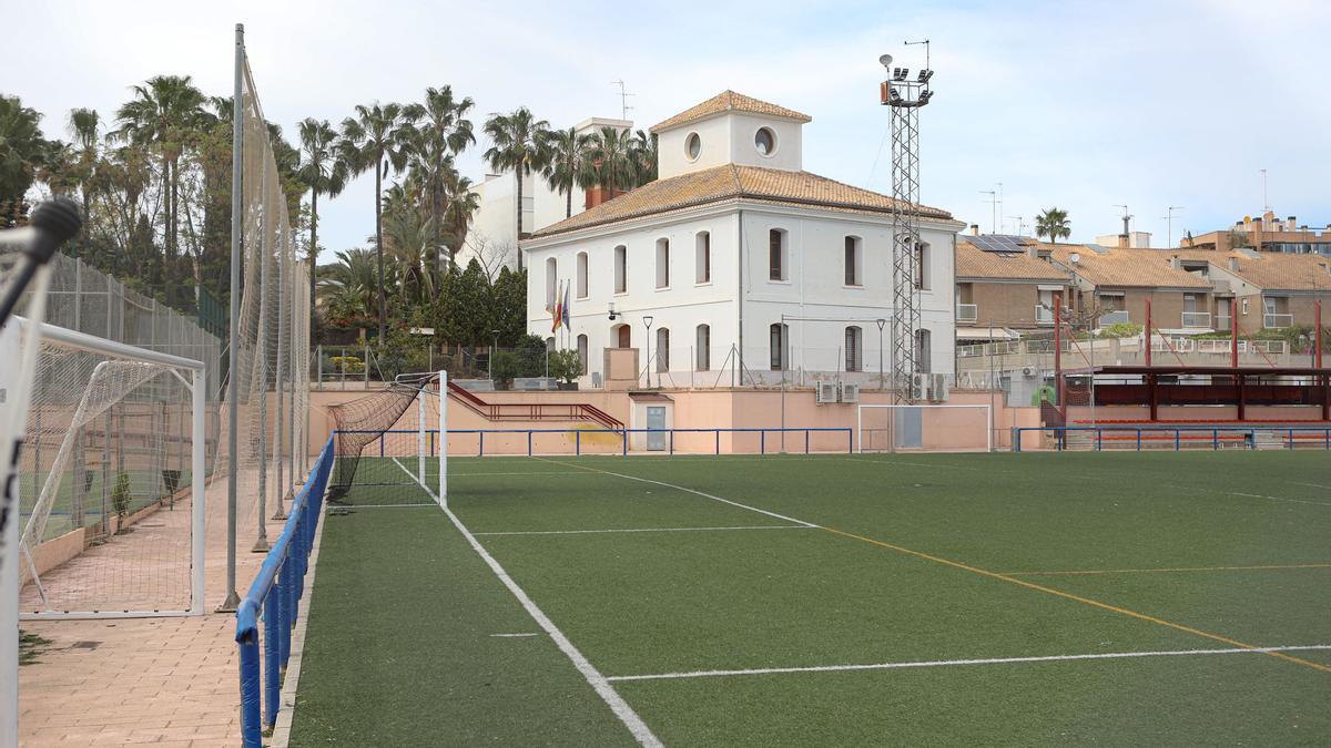 Campo de fútbol del polideportivo de Rocafort.