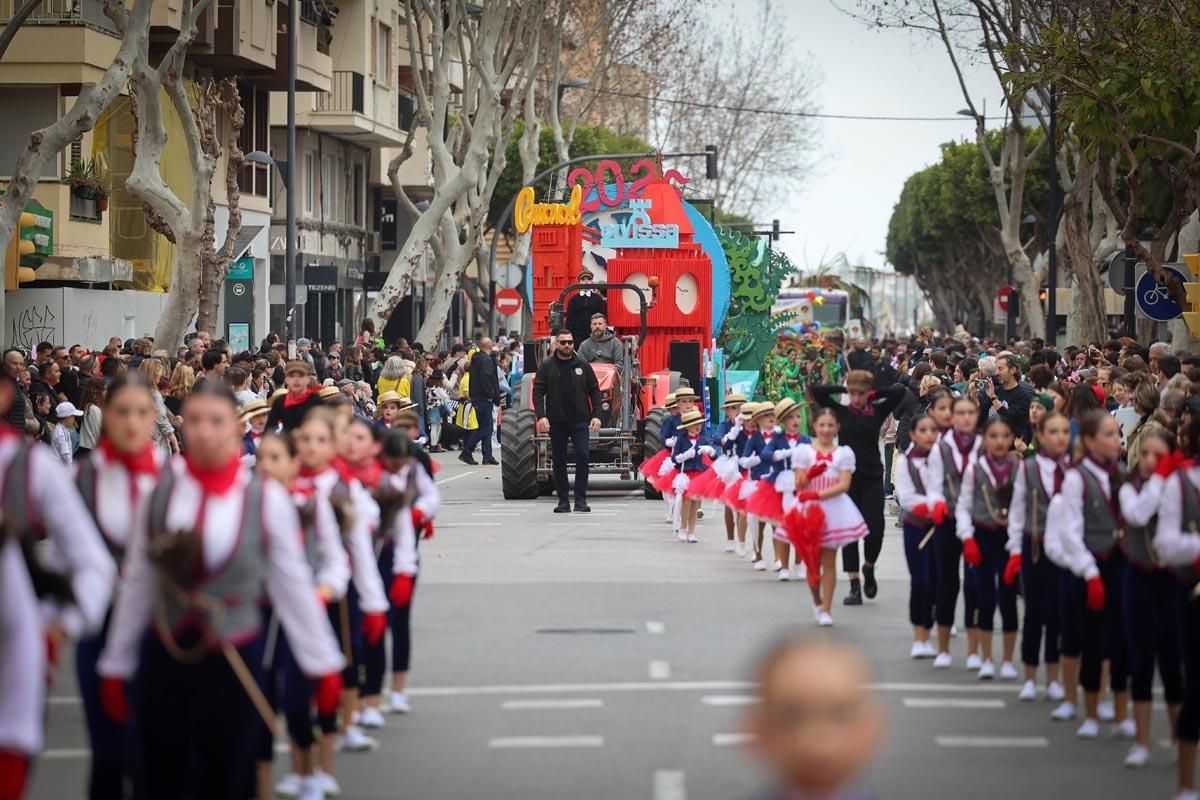 Búscate en las imágenes de la rúa de Carnaval de Ibiza