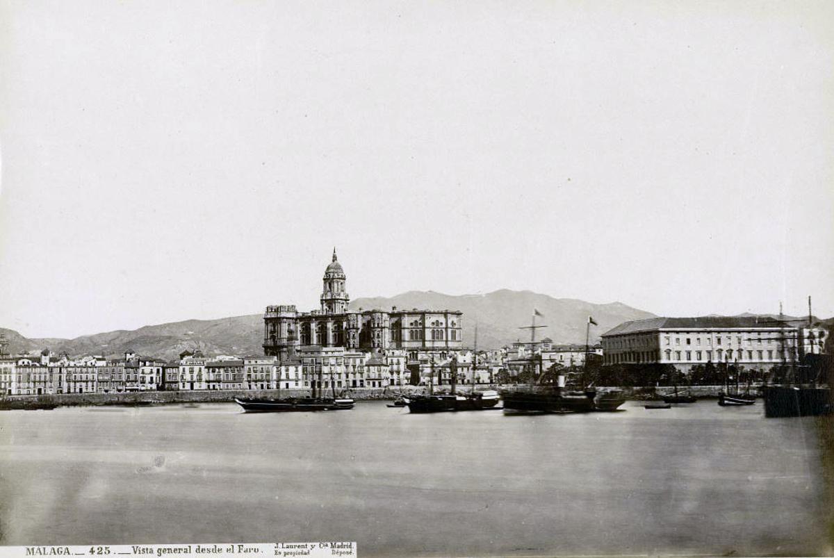 George Ticknor visitó Málaga en 1818. En la foto, la capital en 1862.