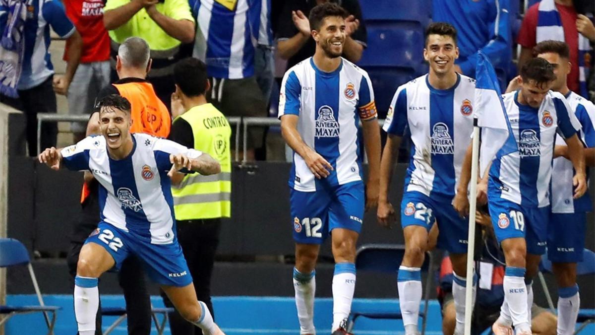 Los jugadores del Espanyol celebraron un nuevo triunfo en casa