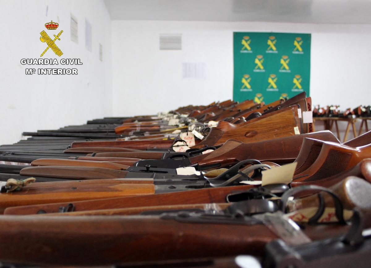 Lotes de armas que serán subastados por la Guardia Civil de la Región.