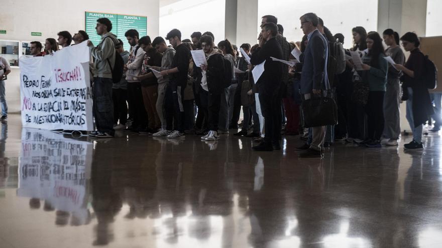 La UEx suprime cinco másteres por falta de alumnado y estudia reconvertir grados