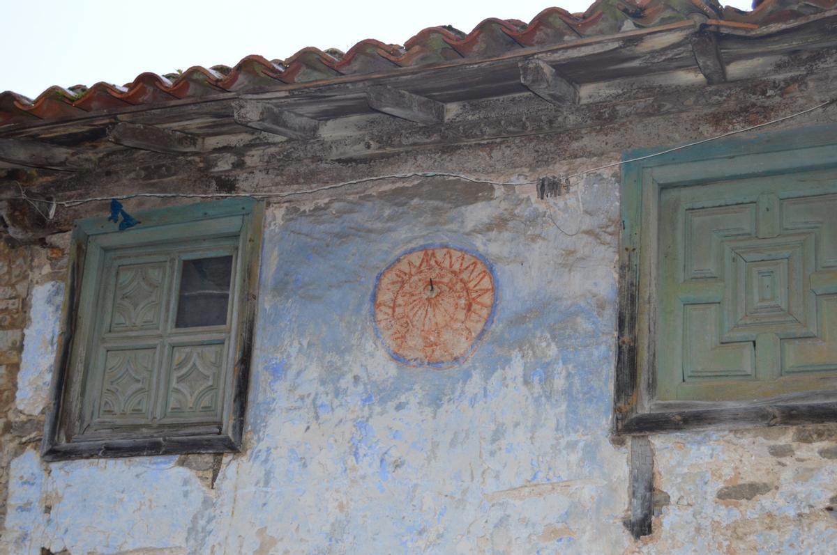 La "casa del reloj". Detalle del reloj de sol.