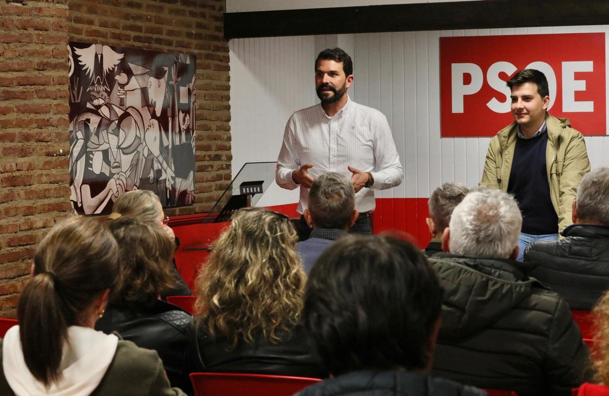 Álvaro Sánchez Cotrina, ayer, en un encuentro con militantes.