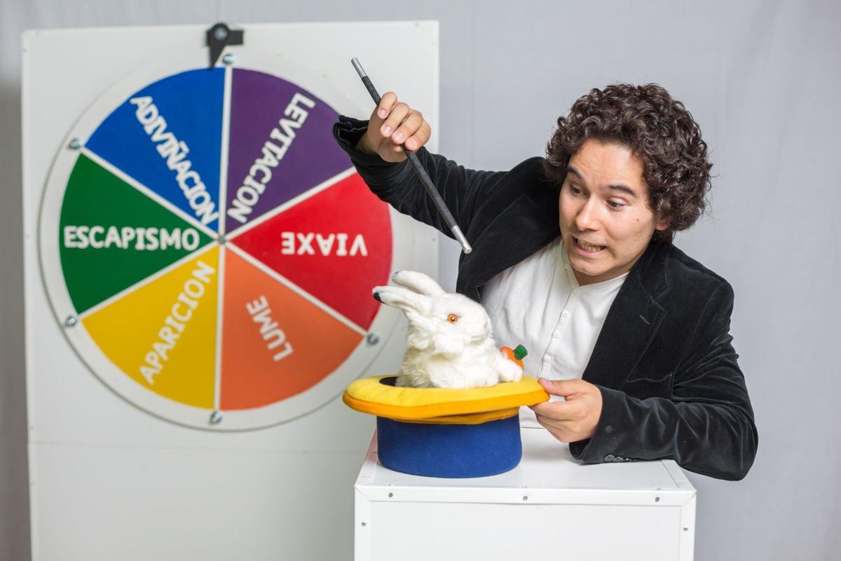 El mago gallego Dani Martín estará hoy en la Ánxel Casal