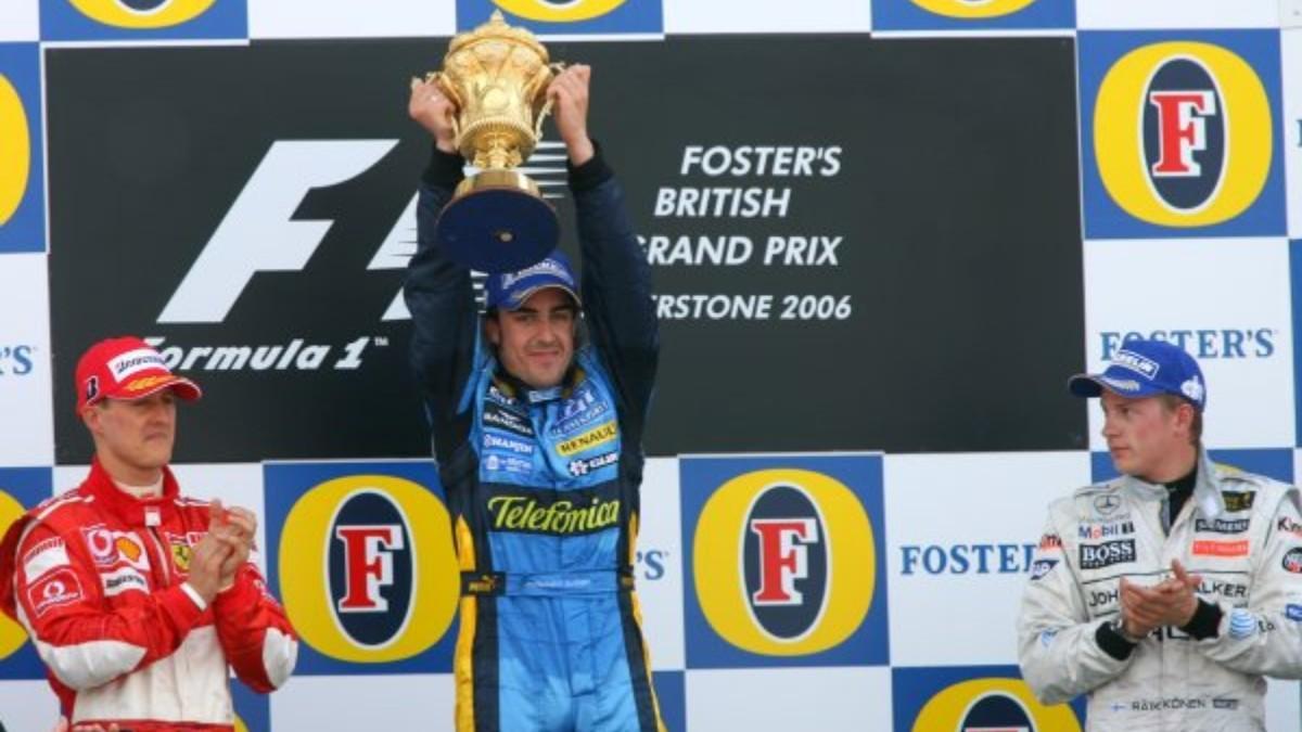 Fernando Alonso, en el podio de 2006