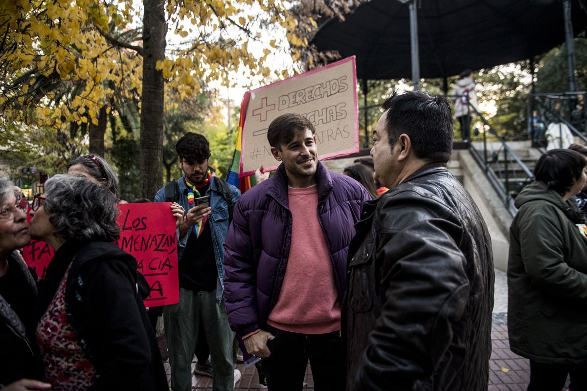 Fotogalería | Así fue la concentración en defensa de los derechos LGBTI en Cáceres