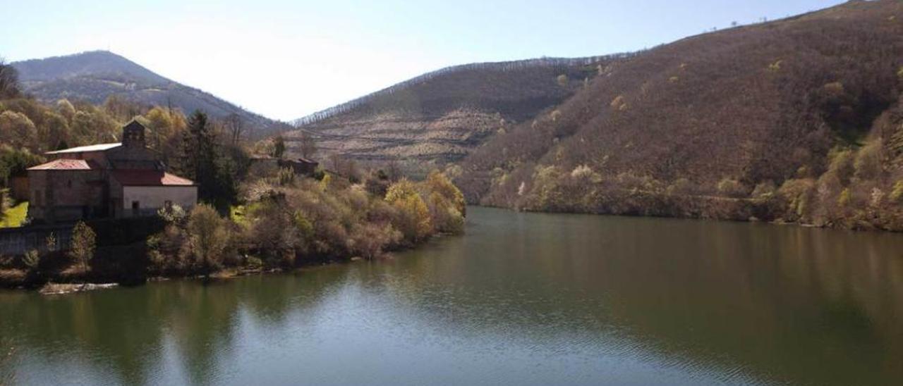 El embalse de Tanes, en el concejo de Caso.