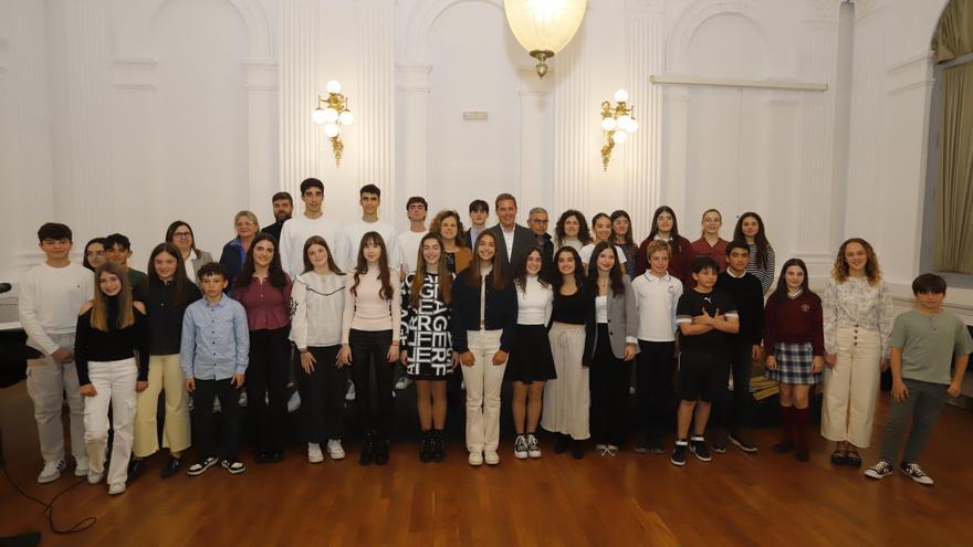 Estos son los alumnos con los mejores expedientes de Xàtiva