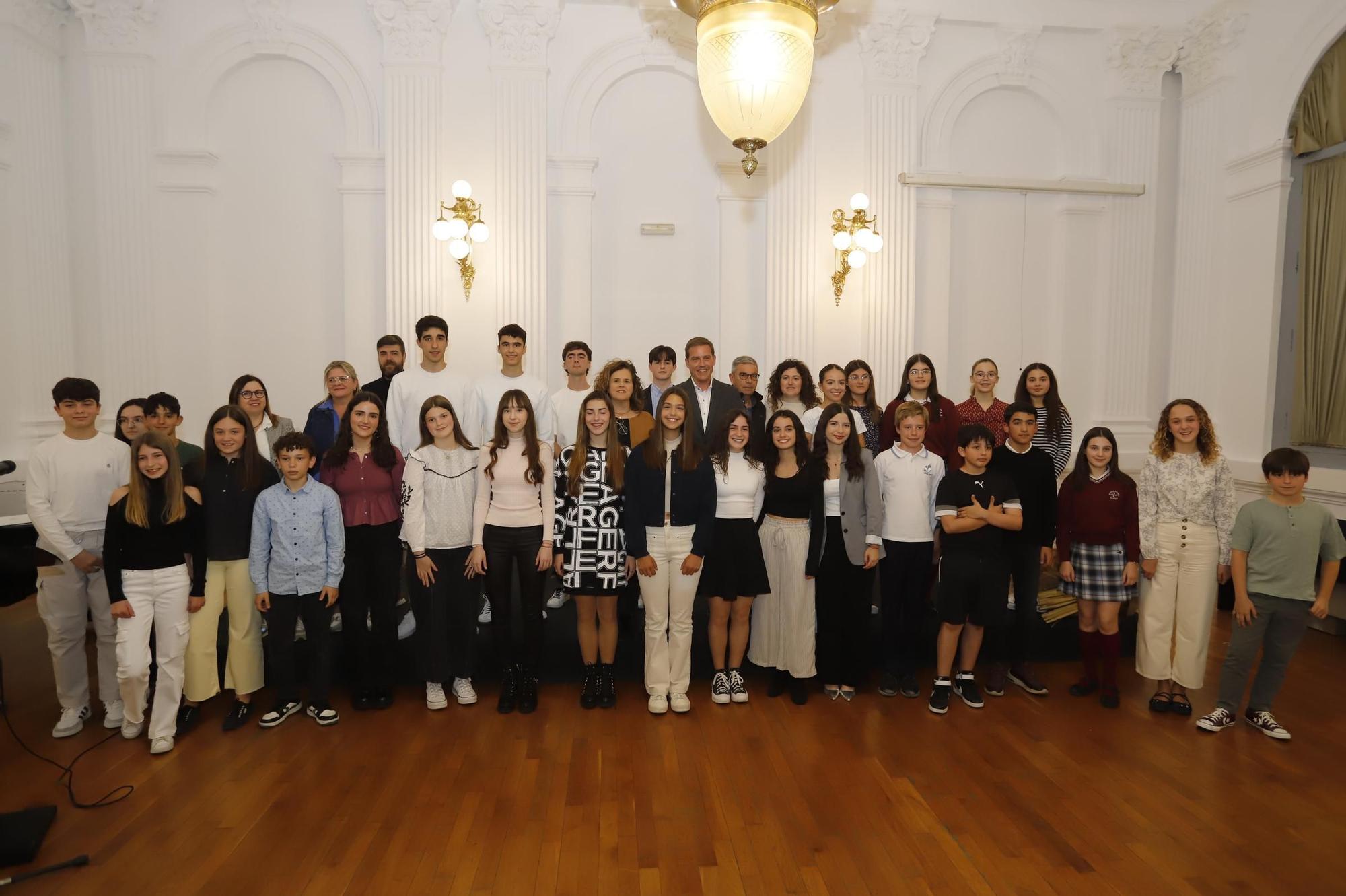 Estos son los alumnos con los mejores expedientes de Xàtiva