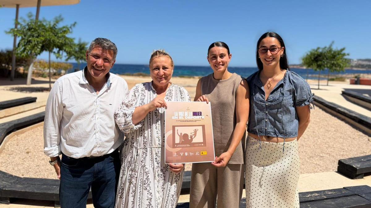 Presentación "La voz de la mujer en el deporte", con los organizadores.