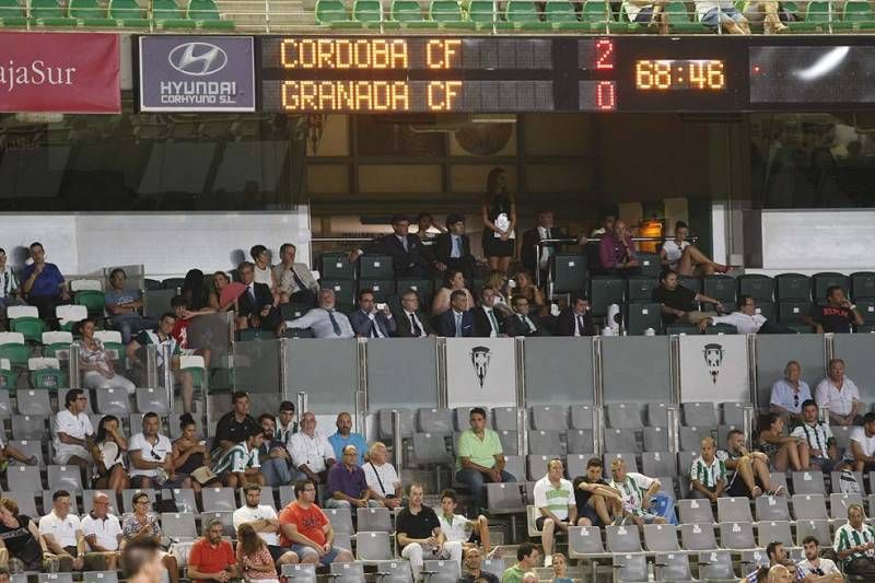El Córdoba CF vence en su presentación al Granada