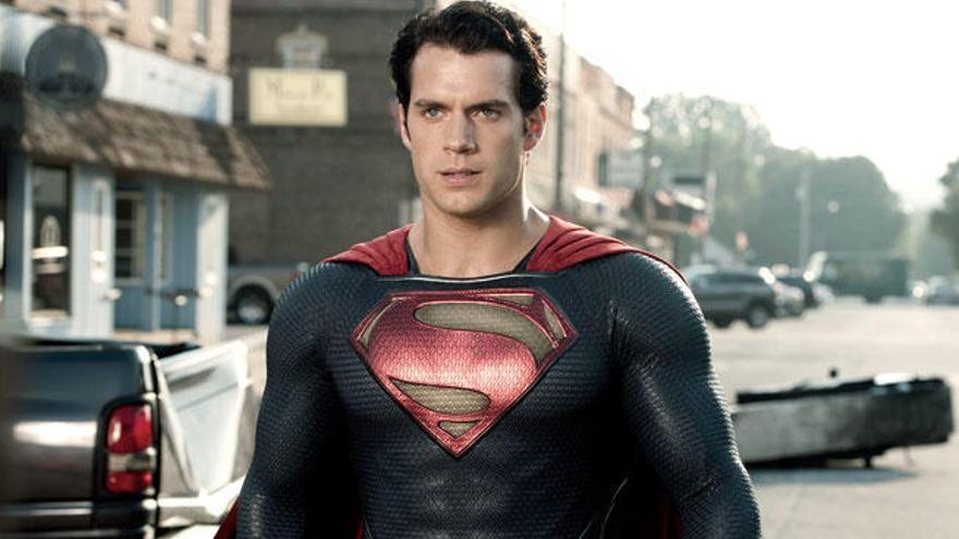 Superman (Henry Cavill), durante una escena de &quot;Man of Steel&quot;.