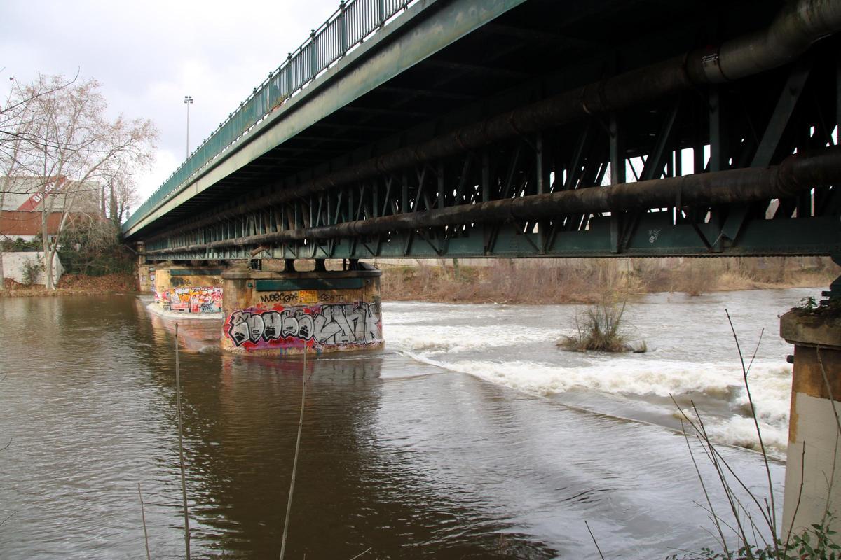 Pas del riu Ter per Girona, al pont de la Barca