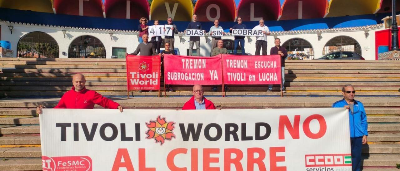 Los trabajadores fijos de Tivoli World llevan ya 417 días sin cobrar tras el cierre del parque.