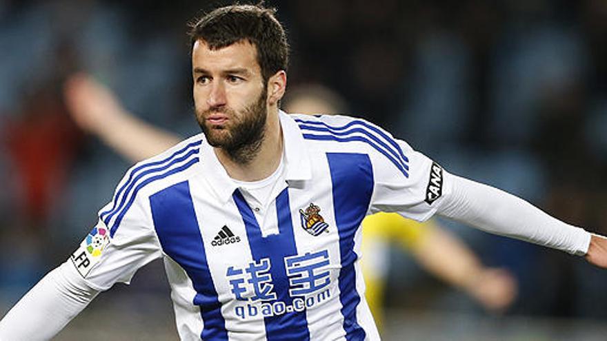 Agirretxe celebra su gol ante el Málaga.