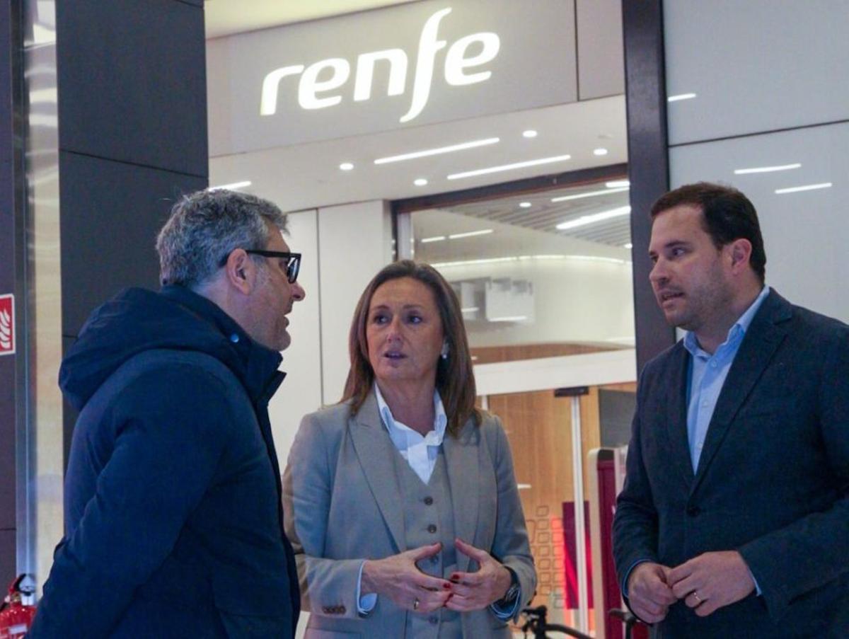 Luisa Sánchez, en una visita a la estación de tren de Vigo.