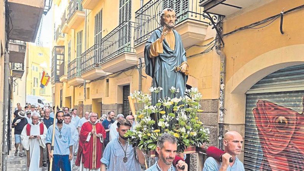 Los pescadores de Palma honran a Sant Pere con la tradicional procesión marítima