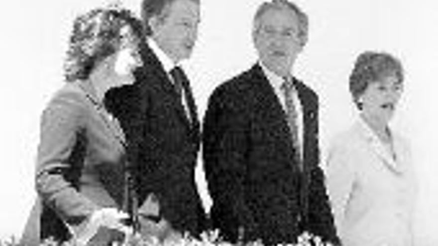 Bush y Blair aceptan que la ONU controle la transición política