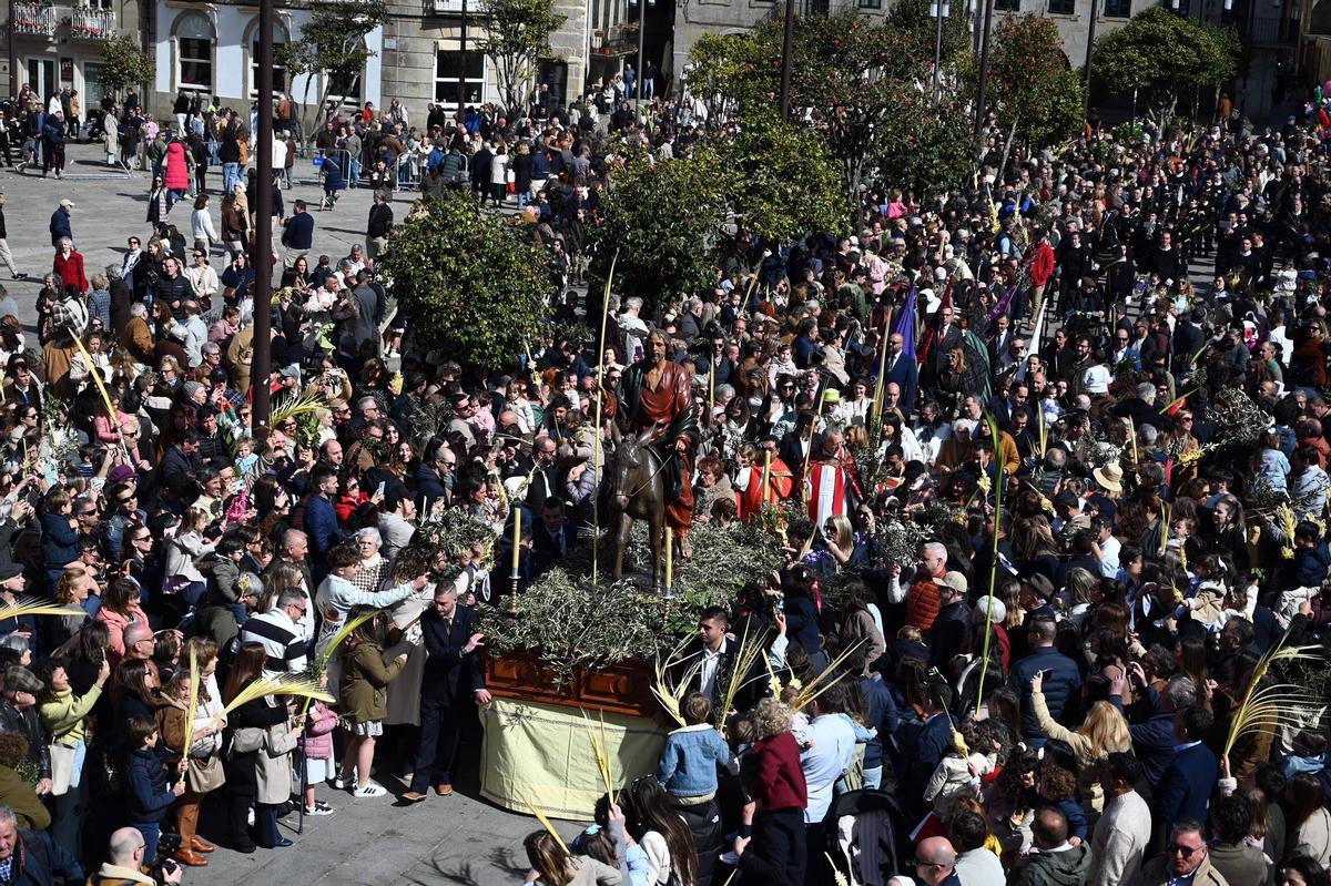Cientos de pontevedreses recibieron en A Ferrería a la poular «Borriquita».