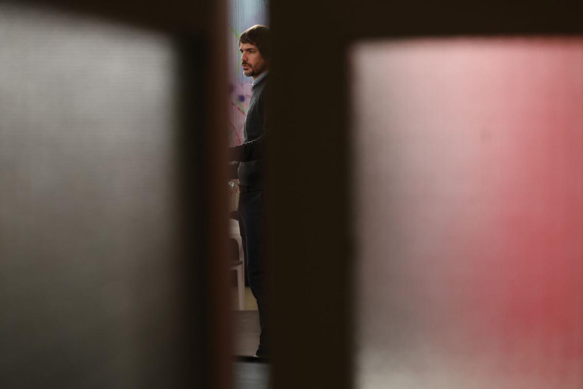 El portavoz de Sumar, Ernest Urtasun, da una rueda de prensa este lunes en Madrid.