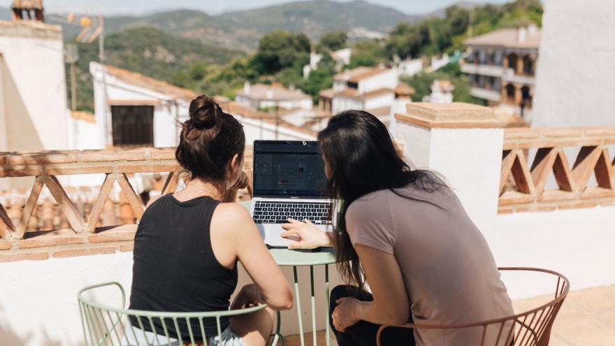 La Noria lanza una guía para promover la llegada de nómadas digitales al medio rural