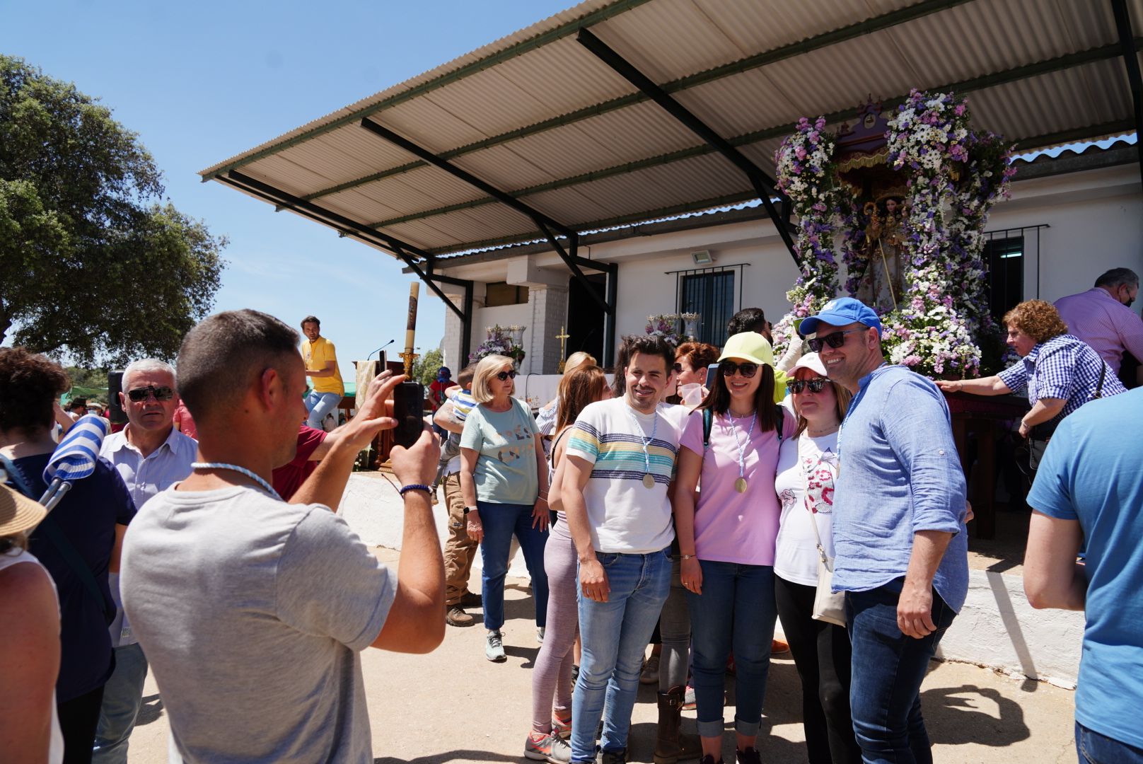 La Virgen de la Antigua regresa a Hinojosa del Duque rodeada de romeros