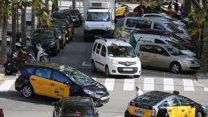 Veïns del parc Güell exigeixen            la retirada d’una parada de taxis