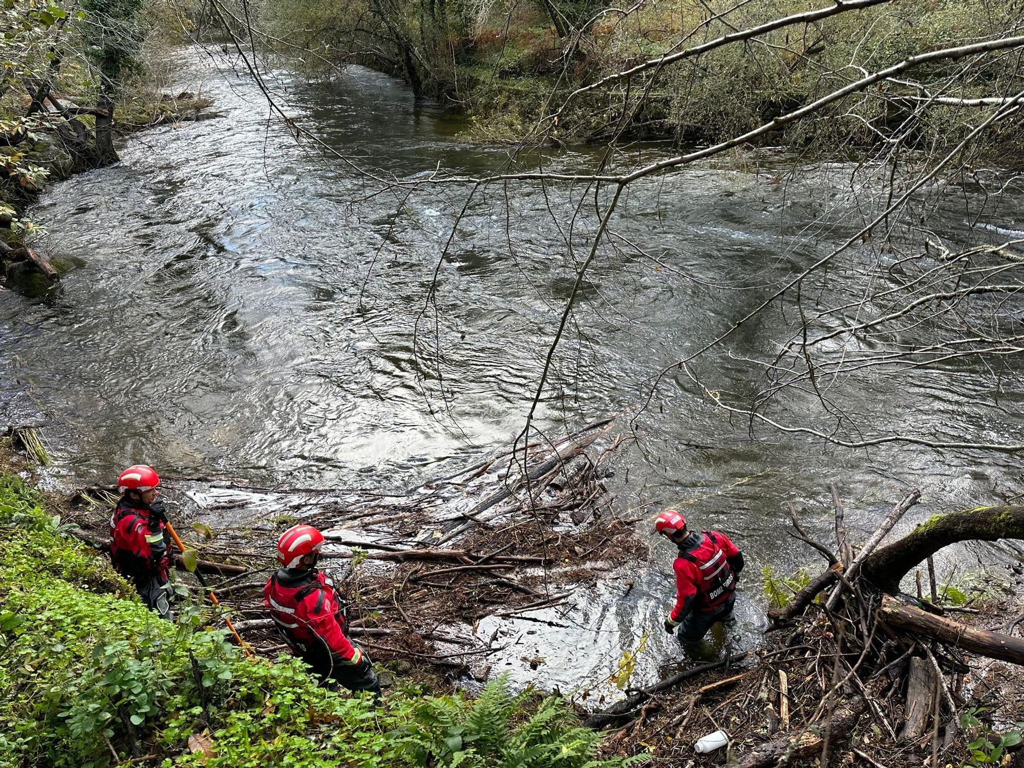 Investigan la muerte de una octogenaria hallada sin vida en el río Arenteiro, en O Carballiño