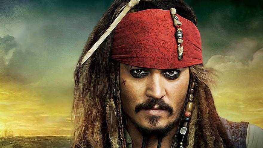 Johnny Depp caracterizado como Jack Sparrow.