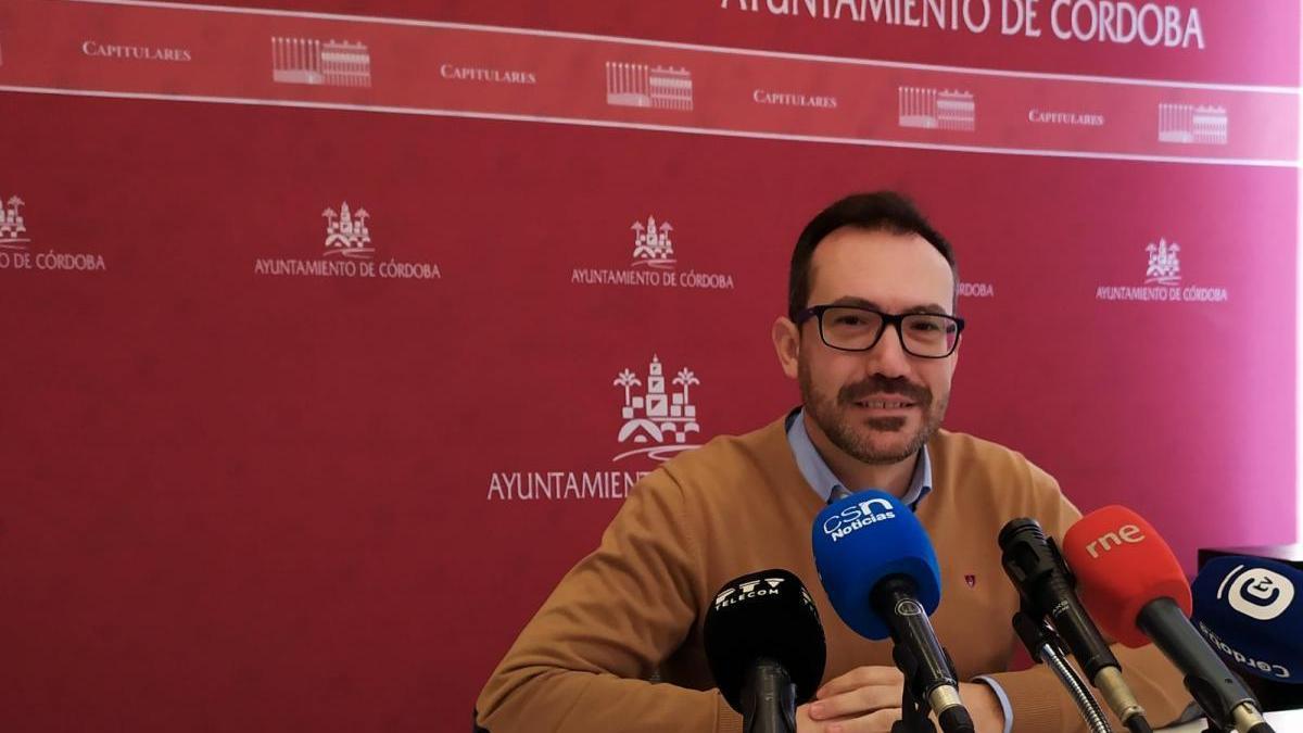 El PSOE exige al alcalde aclarar la compatibilidad del concejal Bernardo Jordano