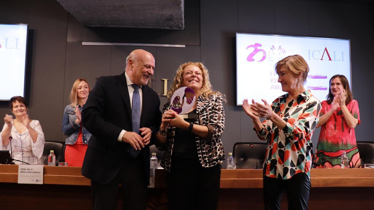 Un momento del acto del aniversario de la Agrupación de Mujeres Abogadas de Alicante.