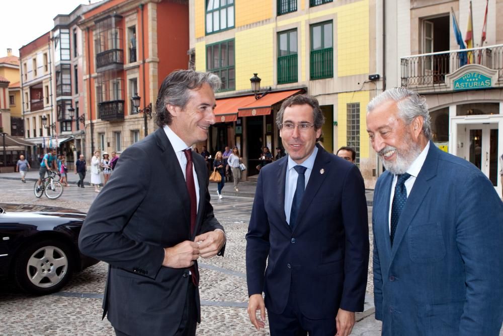 Visita a Gijón del Ministro de Fomento. Íñigo de la Serna