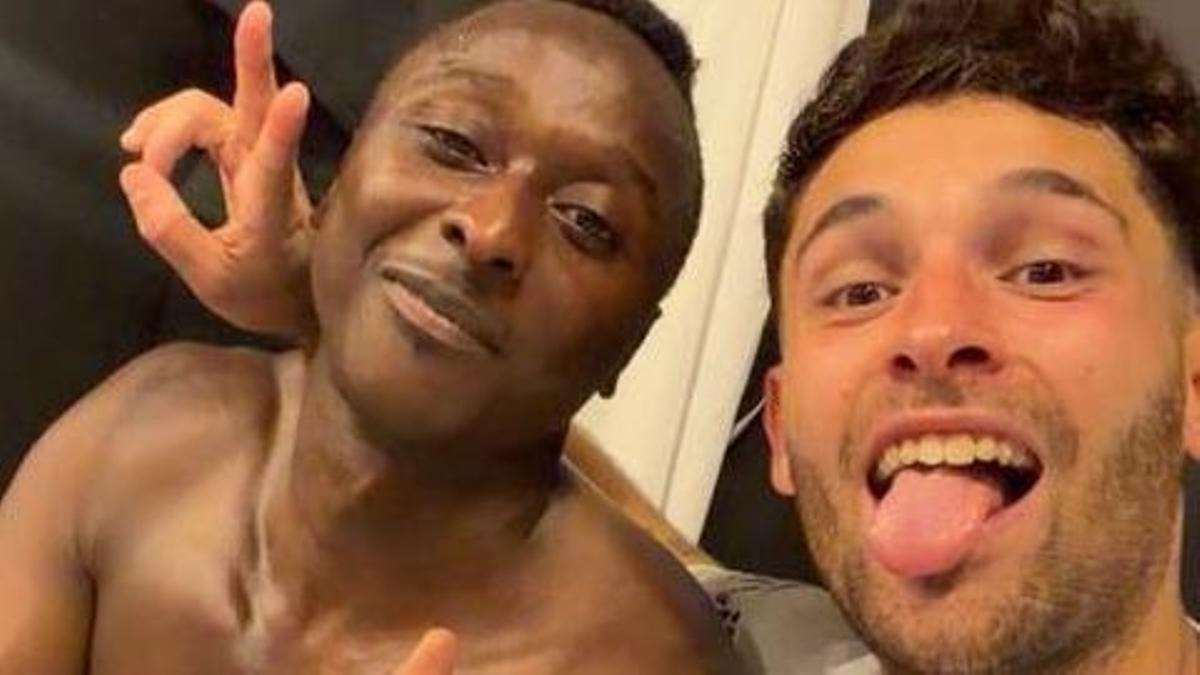 Sadiq y Hugo Duro, en el vestuario de San Mamés